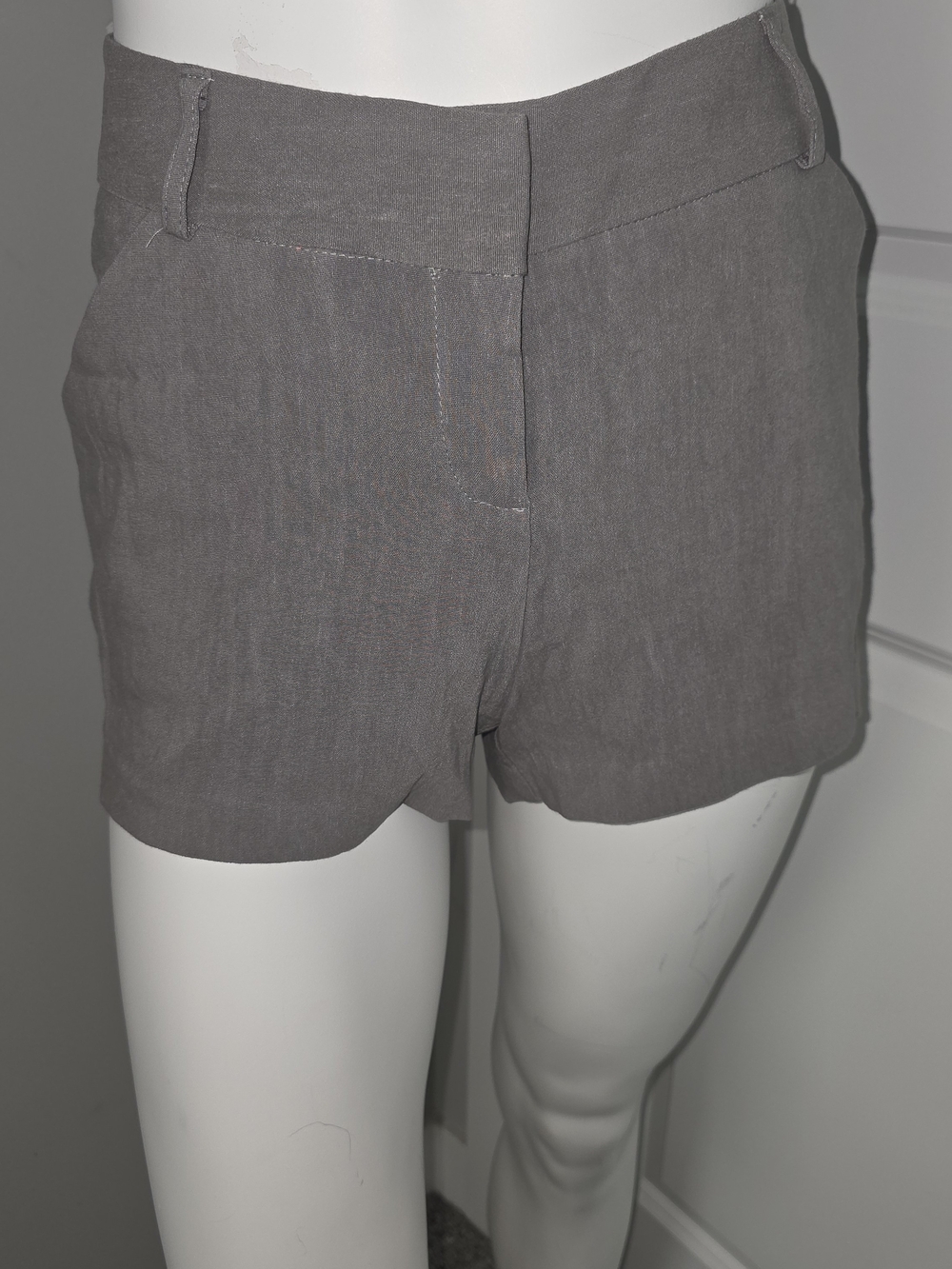 DREW High-Waist Shorts in Light Gray